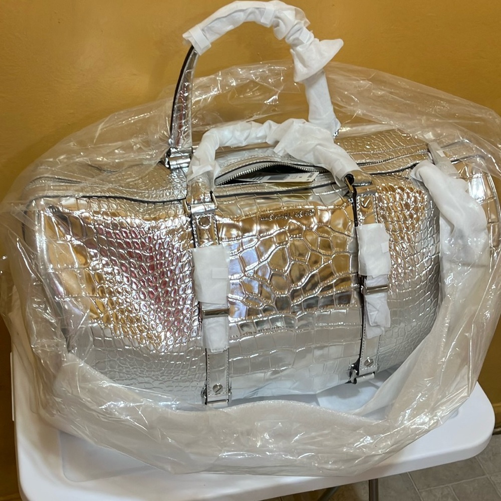 MICHAEL Michael Kors Bedford silver Argent embossed leather XL Weekender